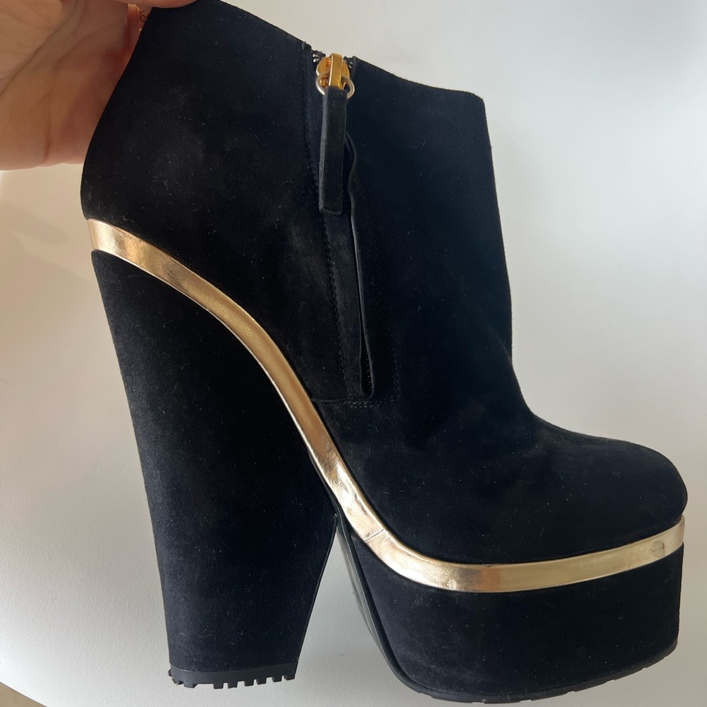 Giuseppe Zanotti Black Suede Gold Booties Size 39 - Picture 8 of 11
